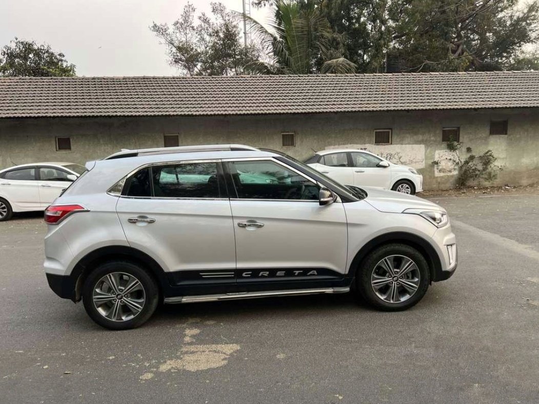 HYUNDAI CRETA 1.6 CRDI SX PLUS AT DUAL TONE