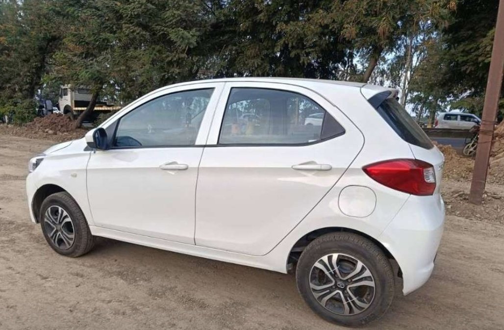 Tata Tiago XZ Petrol