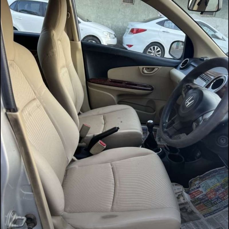 HONDA MOBILIO (2013)